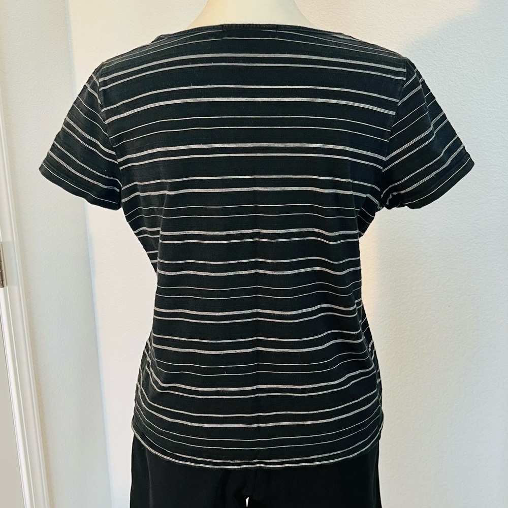 Lauren Ralph Lauren Vintage 90s Black w/ Gray Textured Stripes Petite Cotton Tee - Picture 3 of 4